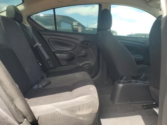 3N1CN7AP7JL824832 - 2018 NISSAN VERSA S 灰色 照片 10