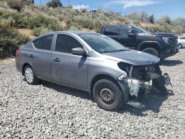 3N1CN7AP7JL824832 - 2018 NISSAN VERSA S 灰色 照片 4