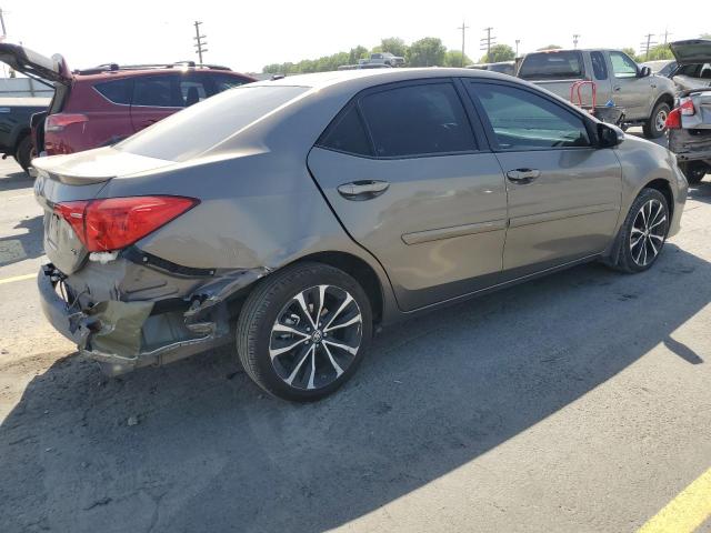 2T1BURHE8JC079071 - 2018 TOYOTA COROLLA L BROWN photo 3