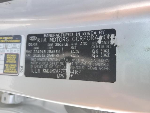 KNDJN2A27E7744162 - 2014 KIA SOUL SILVER photo 12