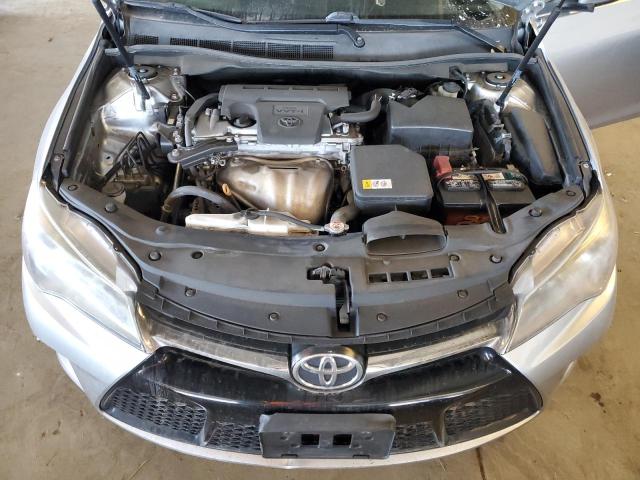 4T1BF1FK8HU739784 - 2017 TOYOTA CAMRY LE SILVER photo 11