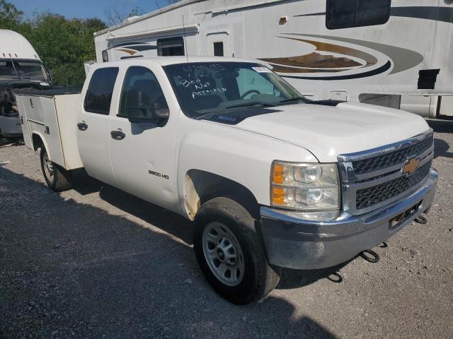 1GC4KZC86EF116633 - 2014 CHEVROLET SILVERADO K3500 WHITE photo 4