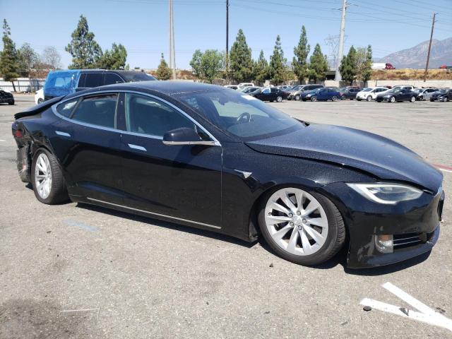 5YJSA1E18HF232727 - 2017 TESLA MODEL S Schwarz Foto 4