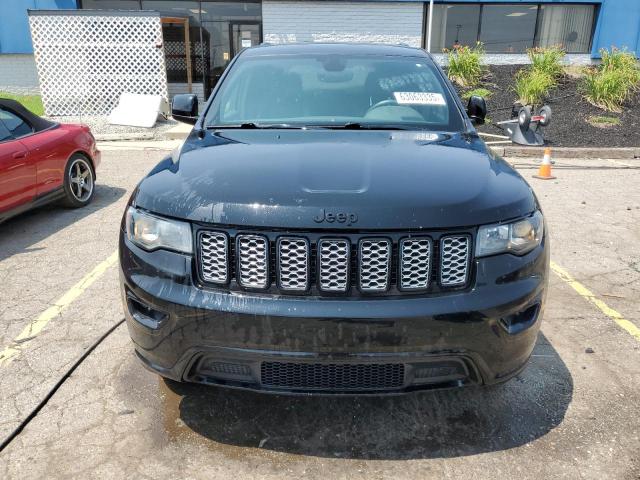 1C4RJFAG7HC800906 - 2017 JEEP GRAND CHER LAREDO BLACK photo 5