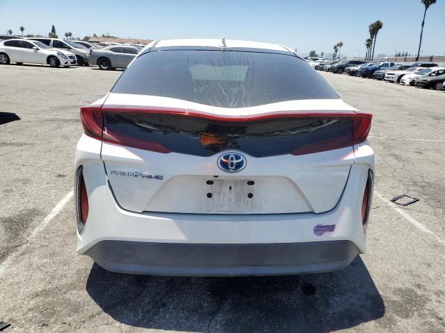 JTDKARFP7J3095753 - 2018 TOYOTA PRIUS PRIM WHITE photo 6