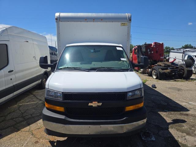 1HA3GTCG5JN003592 - 2018 CHEVROLET EXPRESS G3 WHITE photo 5