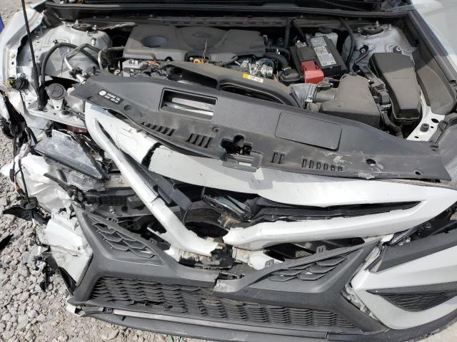 4T1G11AK5NU037977 - 2022 TOYOTA CAMRY SE SILVER photo 11