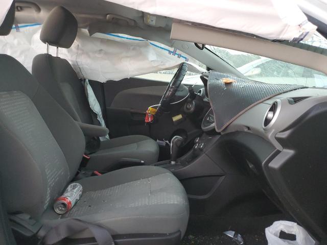 1G1JB5SH6J4123285 - 2018 CHEVROLET SONIC LS WHITE photo 5