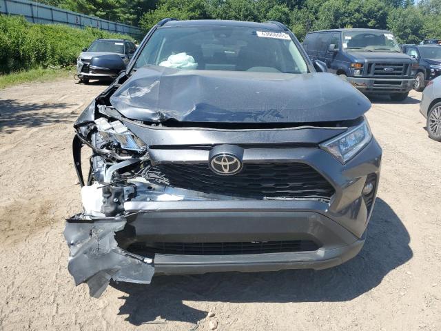 2T3P1RFV5LC131008 - 2020 TOYOTA RAV4 XLE Gris foto 5