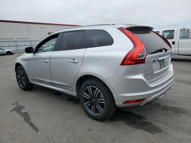 YV440MDR9H2082261 - 2017 VOLVO XC60 T5 DYNAMIC ვერცხლისფერი ფოტო 2