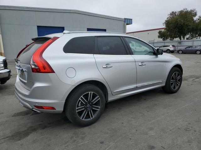 YV440MDR9H2082261 - 2017 VOLVO XC60 T5 DYNAMIC ვერცხლისფერი ფოტო 3