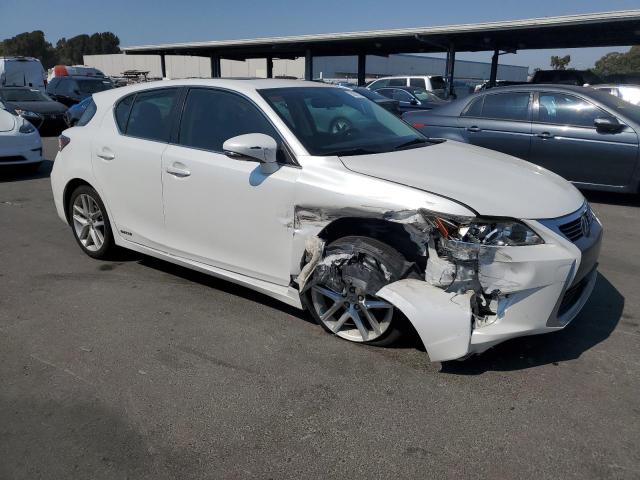 JTHKD5BH1F2229084 - 2015 LEXUS CT 200 WHITE photo 4