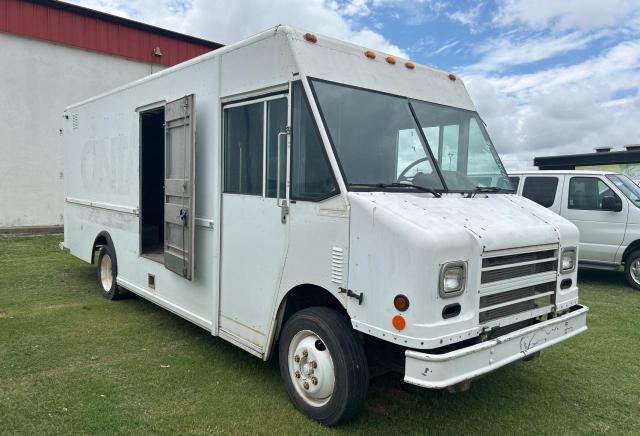 2001 FREIGHTLINER CHASSIS M LINE WALK-IN VAN, null