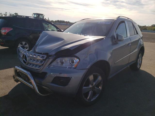 4JGBB8GB3BA712987 - 2011 MERCEDES-BENZ ML 350 4MATIC GRAY photo 2