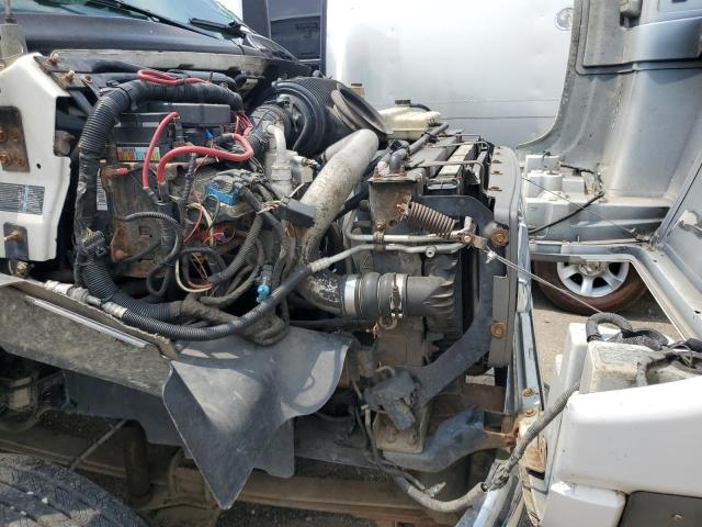 1GBE5E1225F504837 - 2005 CHEVROLET C5500 C5E042 WHITE photo 11