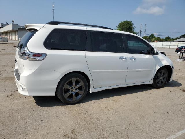 5TDXK3DC1GS765983 - 2016 TOYOTA SIENNA SE WHITE photo 3