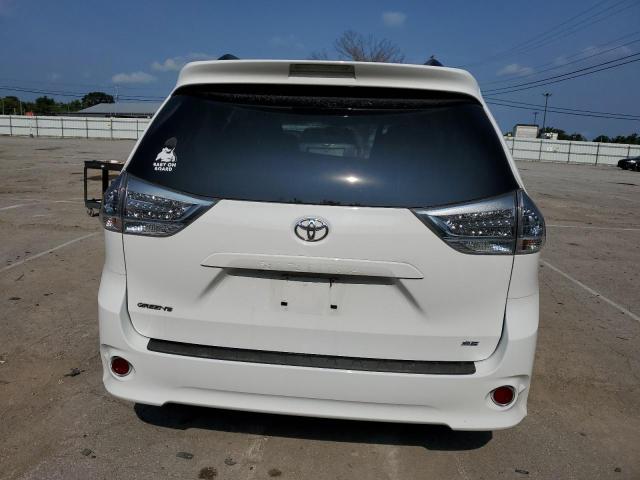 5TDXK3DC1GS765983 - 2016 TOYOTA SIENNA SE WHITE photo 6