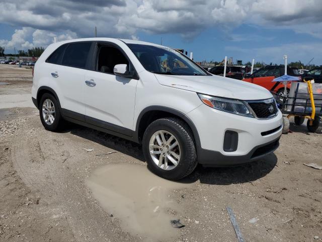 5XYKT3A65FG649168 - 2015 KIA SORENTO LX WHITE photo 4