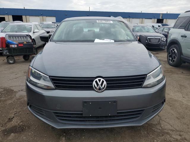 3VW1K7AJ1DM256100 - 2013 VOLKSWAGEN JETTA BASE 灰色 照片 5