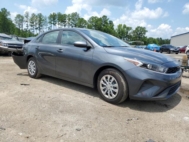 3KPF24AD7RE769841 - 2024 KIA FORTE LX GRAY photo 4