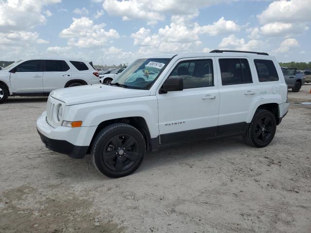 1C4NJPFB4GD622592 - 2016 JEEP PATRIOT LATITUDE WHITE photo 1