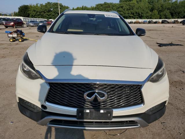 SJKCH5CR2HA034621 - 2017 INFINITI QX30 BASE WHITE photo 5