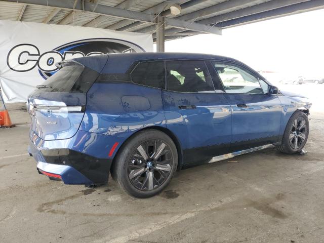WB523CF06SCT81441 - 2025 BMW IX XDRIVE50 BLUE photo 3