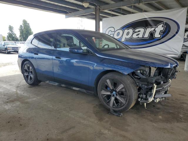 WB523CF06SCT81441 - 2025 BMW IX XDRIVE50 BLUE photo 4