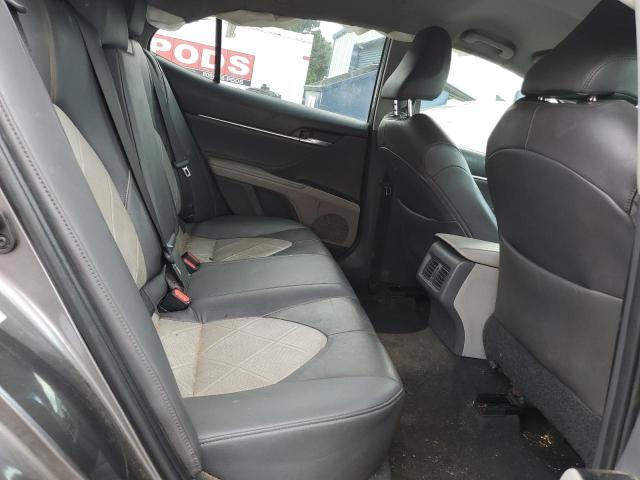 4T1B11HKXJU002765 - 2018 TOYOTA CAMRY L GRAY photo 10