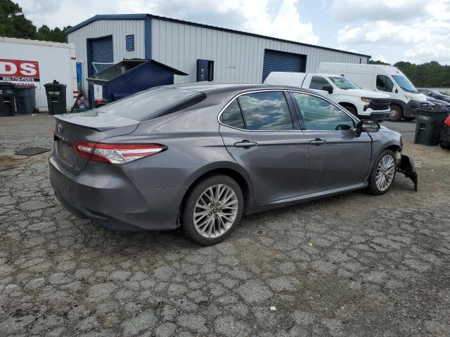 4T1B11HKXJU002765 - 2018 TOYOTA CAMRY L GRAY photo 3
