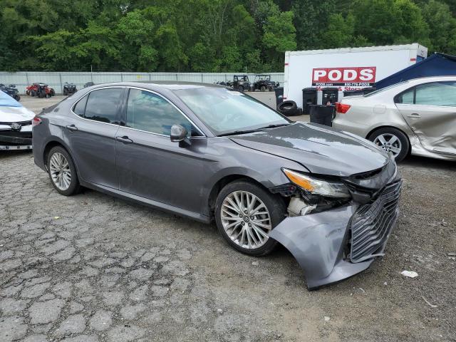 4T1B11HKXJU002765 - 2018 TOYOTA CAMRY L GRAY photo 4