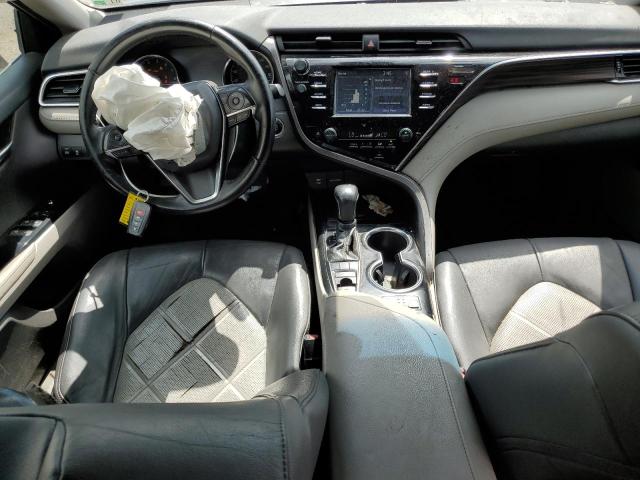 4T1B11HKXJU002765 - 2018 TOYOTA CAMRY L GRAY photo 8