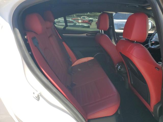 ZASPAKBN7N7D47637 - 2022 ALFA ROMEO STELVIO TI WHITE photo 11