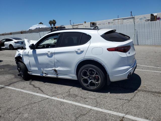 ZASPAKBN7N7D47637 - 2022 ALFA ROMEO STELVIO TI WHITE photo 2