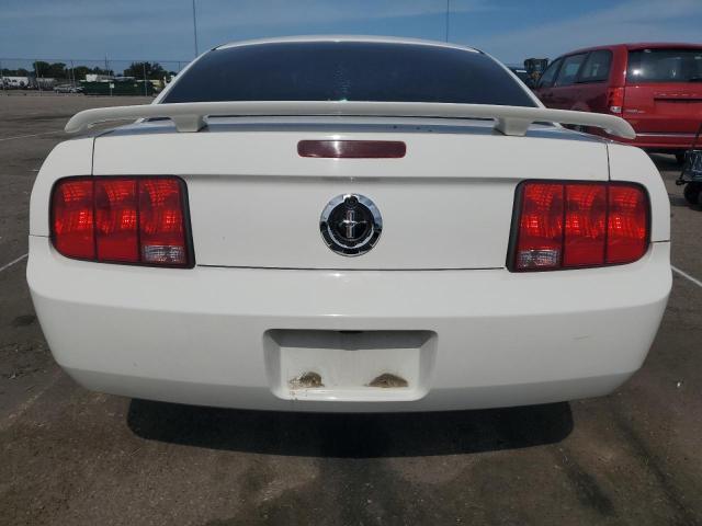 1ZVFT80N165170243 - 2006 FORD MUSTANG WHITE photo 6