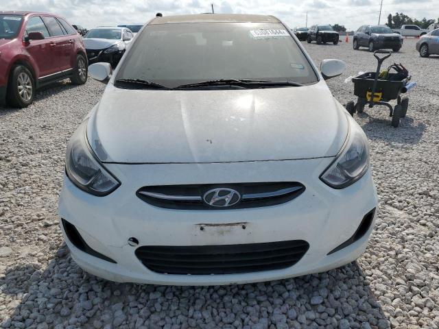 KMHCT5AE6GU287743 - 2016 HYUNDAI ACCENT SE WHITE photo 5