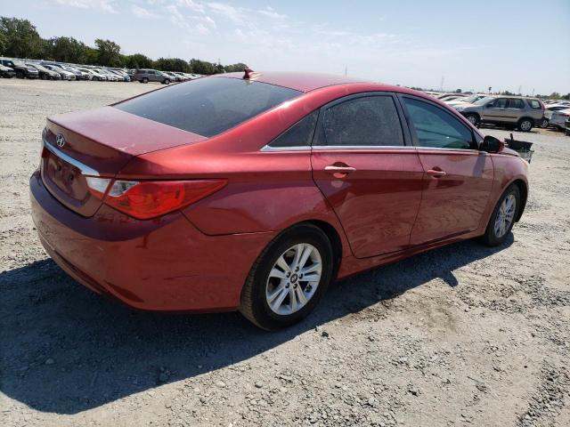 5NPEB4AC4DH799550 - 2013 HYUNDAI SONATA GLS RED photo 3