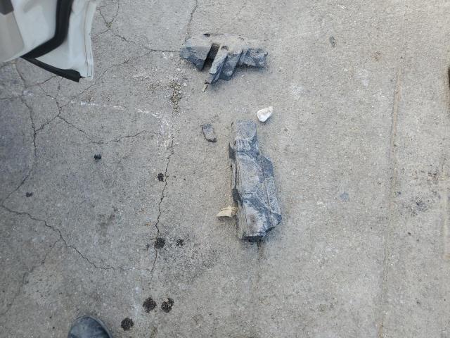 JN1CV6AP2CM621284 - 2012 INFINITI G37 BASE WHITE photo 13