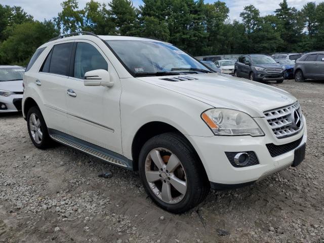 4JGBB8GB2BA641720 - 2011 MERCEDES-BENZ ML 350 4MATIC WHITE photo 4