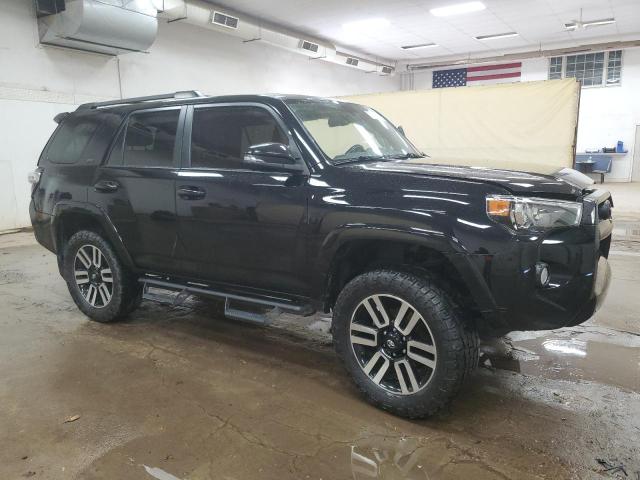 JTEBU5JR2K5619966 - 2019 TOYOTA 4RUNNER SR5/SR5 PREMIUM BLACK photo 4