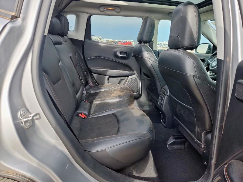 3C4NJDBB6MT580274 - 2021 JEEP COMPASS LATITUDE SILVER photo 10