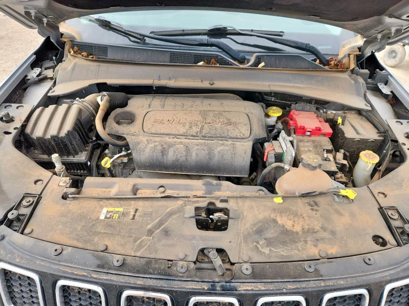 3C4NJDBB6MT580274 - 2021 JEEP COMPASS LATITUDE SILVER photo 11