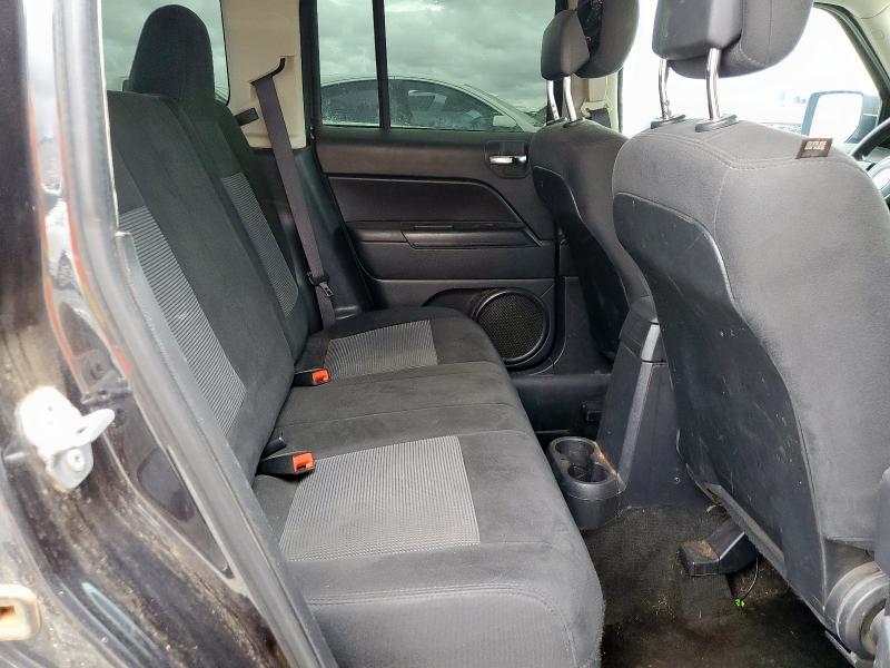 1C4NJRBB5GD585814 - 2016 JEEP PATRIOT SPORT CHARCOAL photo 11