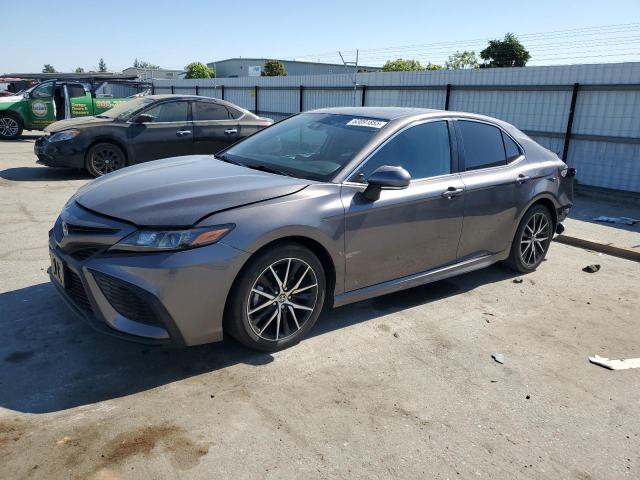 4T1T11AK2PU795700 - 2023 TOYOTA CAMRY SE NIGHT SHADE GRAY photo 1