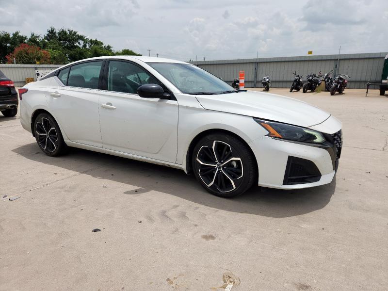 1N4BL4CVXRN343015 - 2024 NISSAN ALTIMA SR WHITE photo 4