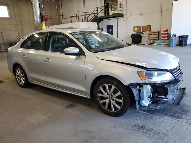 3VWD07AJ3EM274179 - 2014 VOLKSWAGEN JETTA SE SILVER photo 4