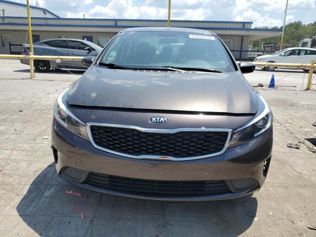 3KPFK4A70HE112405 - 2017 KIA FORTE LX GRAY photo 5