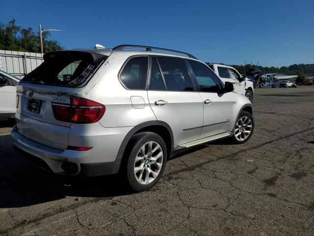 5UXZV4C55BL401499 - 2011 BMW X5 XDRIVE35I SILVER photo 3