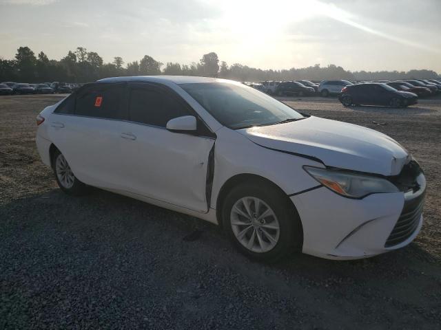 4T1BF1FK6FU916684 - 2015 TOYOTA CAMRY LE WHITE photo 4