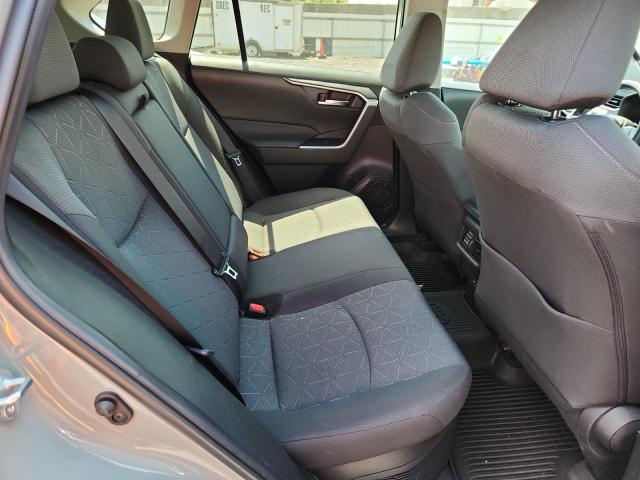 4T3RWRFV8NU074587 - 2022 TOYOTA RAV4 XLE ნაცრისფერი ფოტო 11